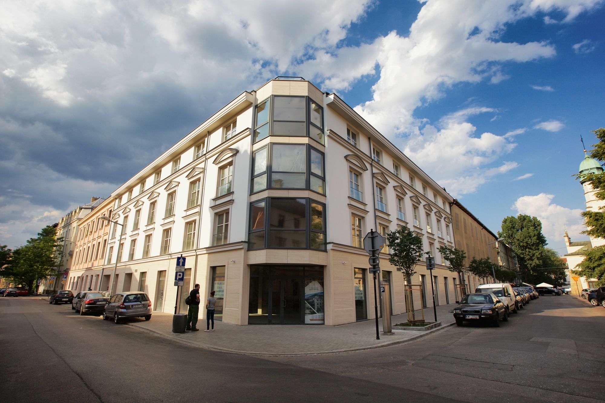 Apartment Of The Kings Silver